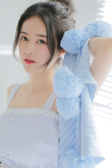 粗大挺进粉嫩紧窄女朋友小说